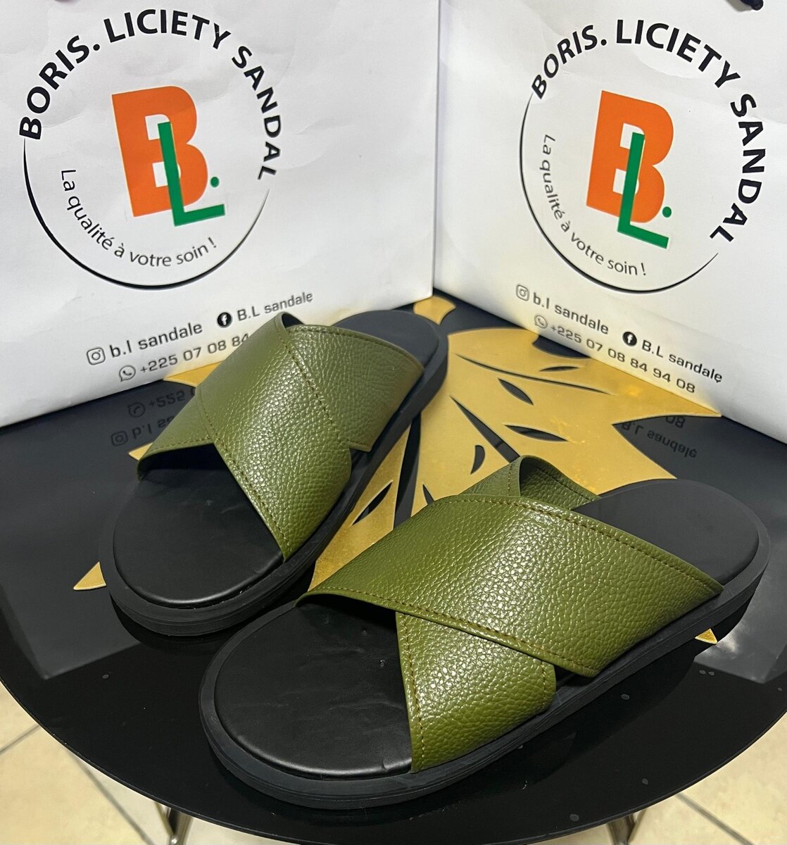 Sandales en cuir vert élégantes