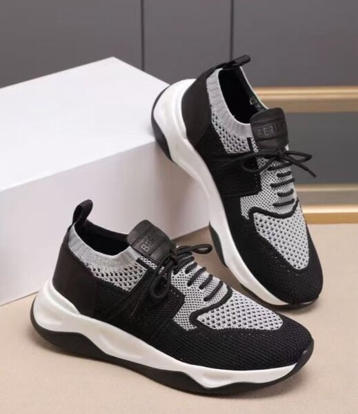 Baskets de sport en maille