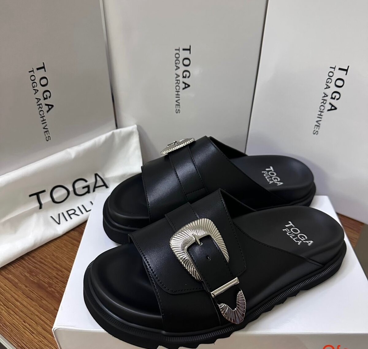 Sandales en cuir Toga Virilis