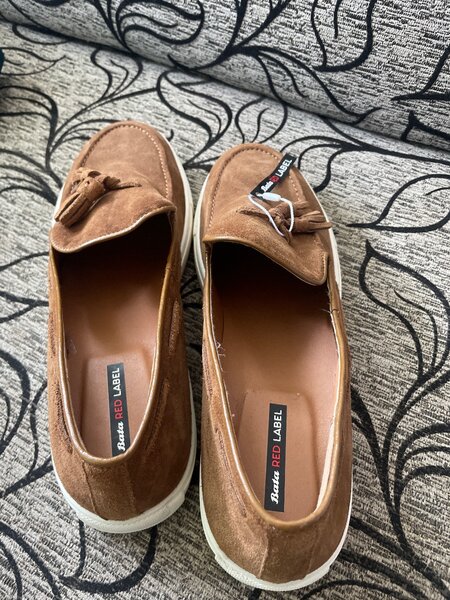 Mocassins Bata en daim