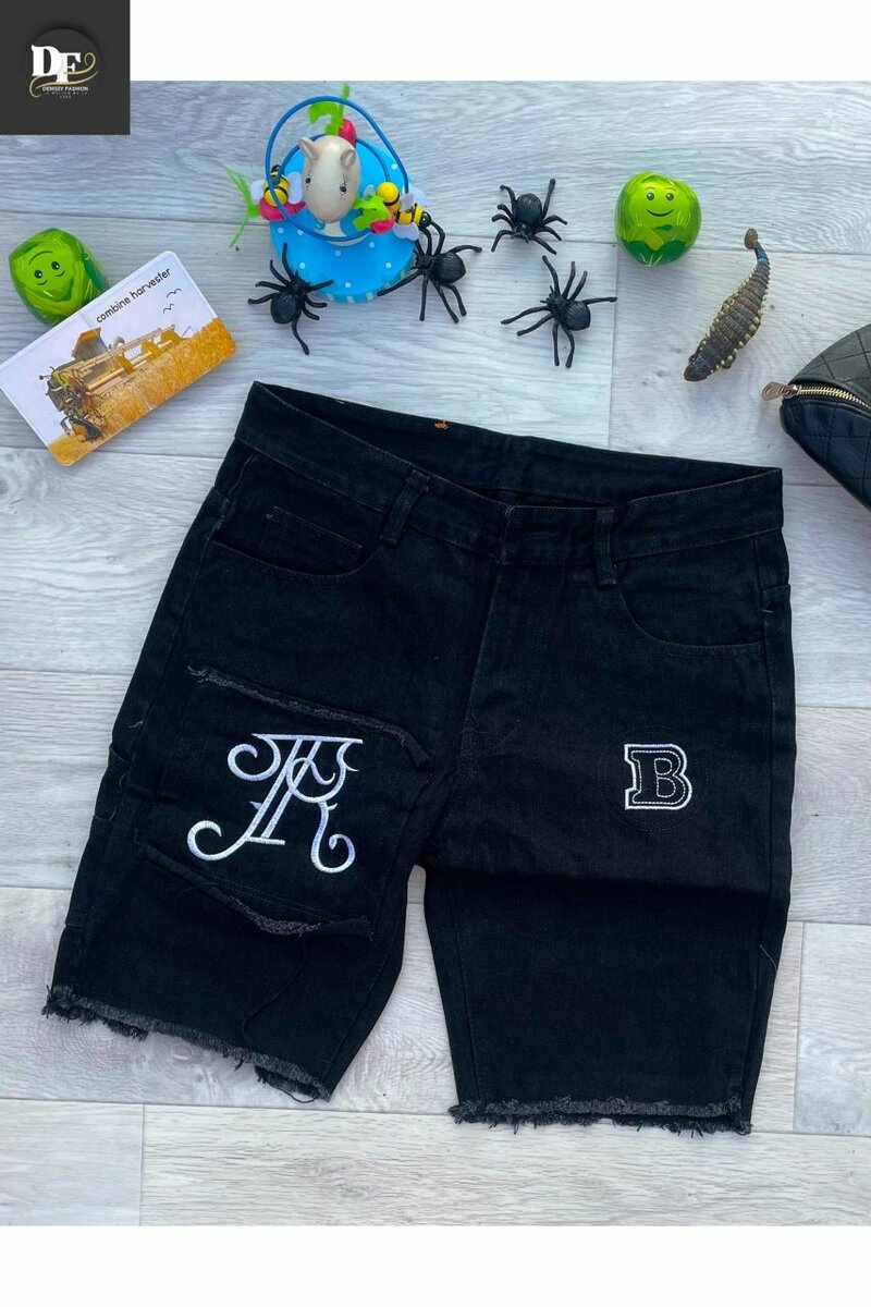 Shorts en jean noir tendance