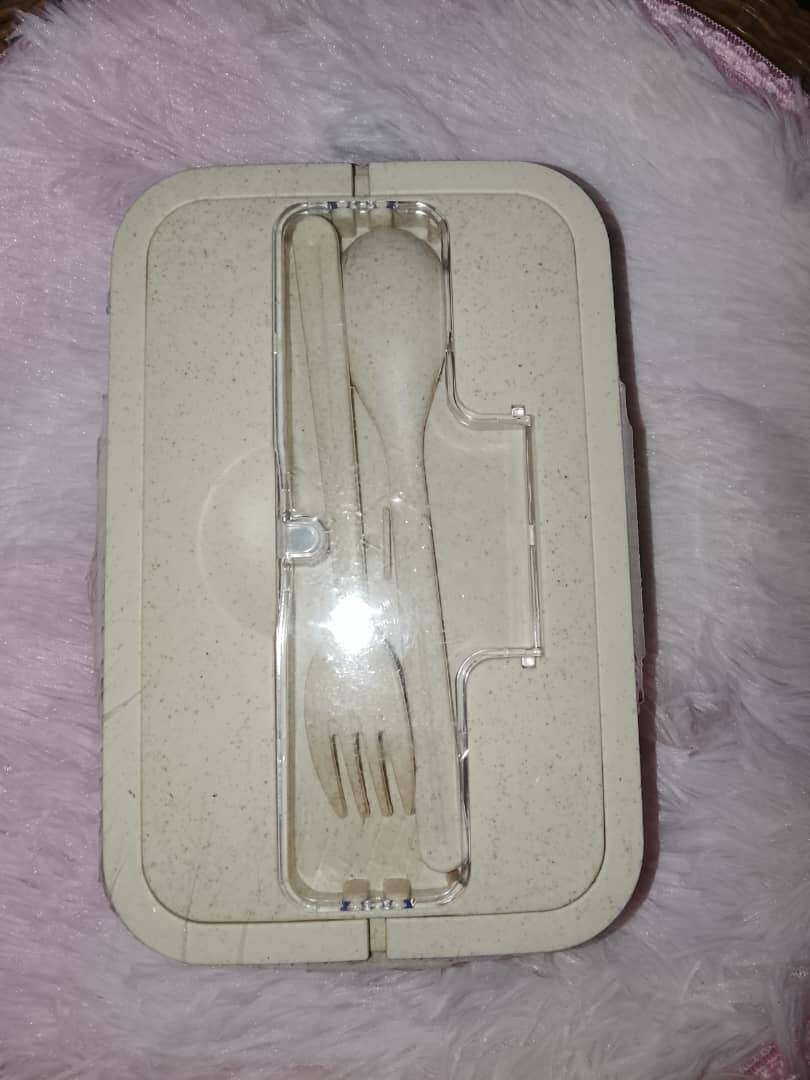 Lunch box hermétique avec couverts