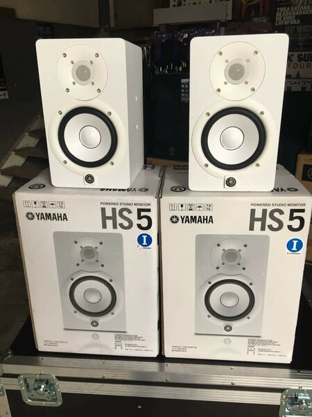 Yamaha Hs 5 studio monitor