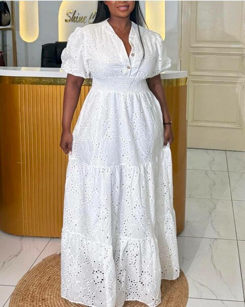 Robe longue blanche brodée