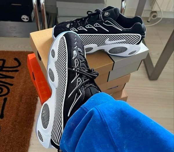 NIKE NOCTA GLIDE ( Certifié avec carton)