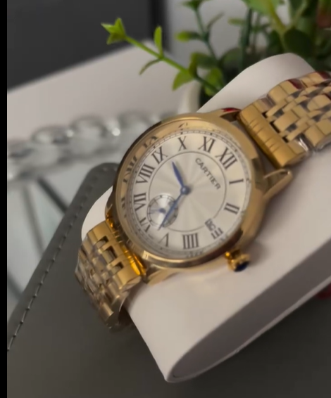 Upgrade your time piece collection with these amazing pieces😍. Perfect for gifting yourself and your loved ones❤️