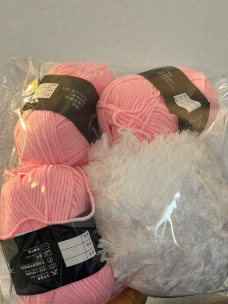 Lot de laine rose doux
