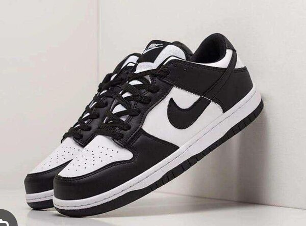 Baskets Noires et Blanches Unisexes