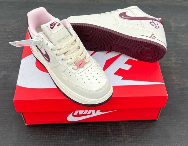 Nike Air Force 1 Sneakers