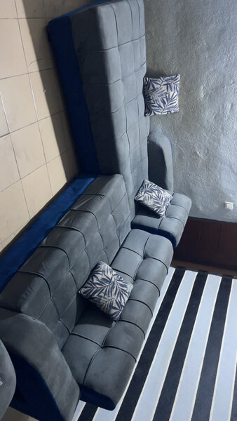 Canapé d'angle gris élégant