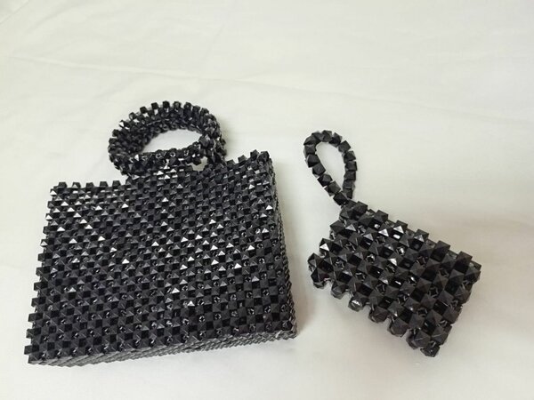 Sac à main perlé élégant