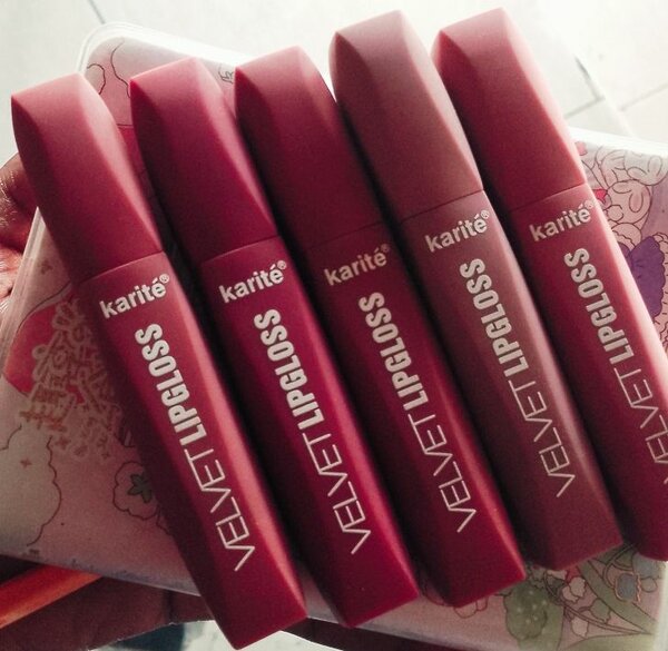 Karite Mat lipgloss and Karite velvet lipgloss