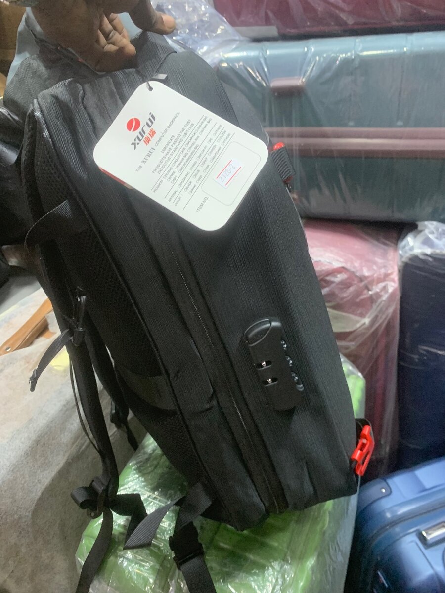 Anti theft laptop bag