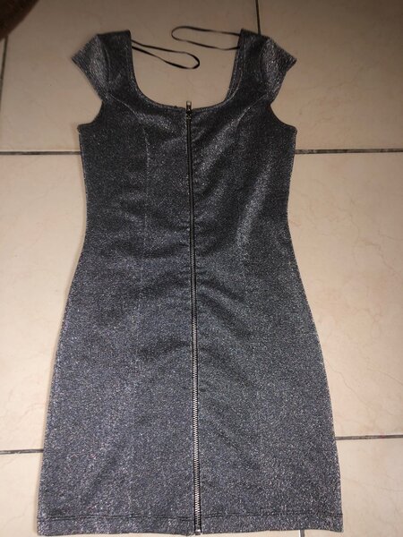 Robe brillante pour soirée