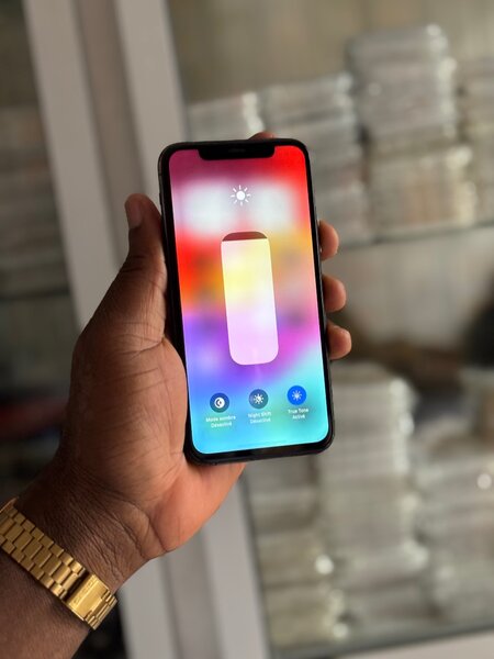 iPhone 11 Pro 64Go 10/10