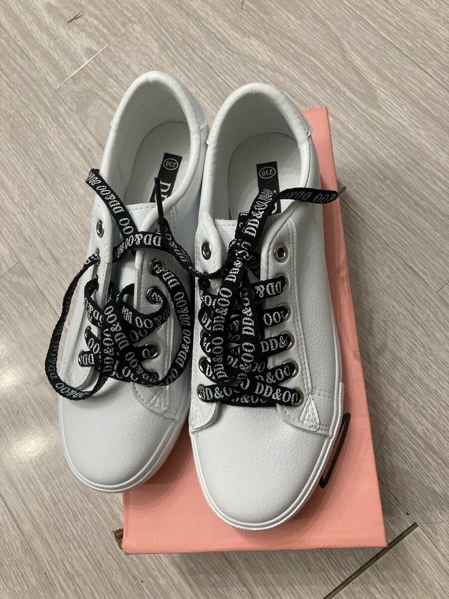 Белый стильные кеды новые