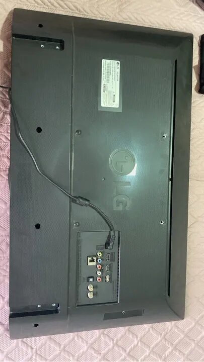 LG 32inch Smart TV with 2 years from Netflix