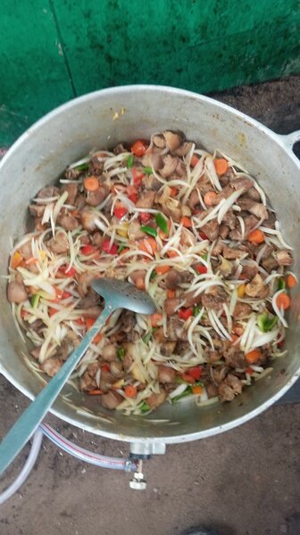 Porc africain ( braisé, sauté, choukouya, grillé et soupe )