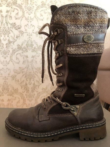 Мех - овчинка, натуралки 100%. 36 размер. в хорошем состояни