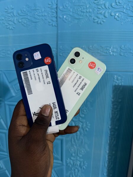 iPhone 12 64GB