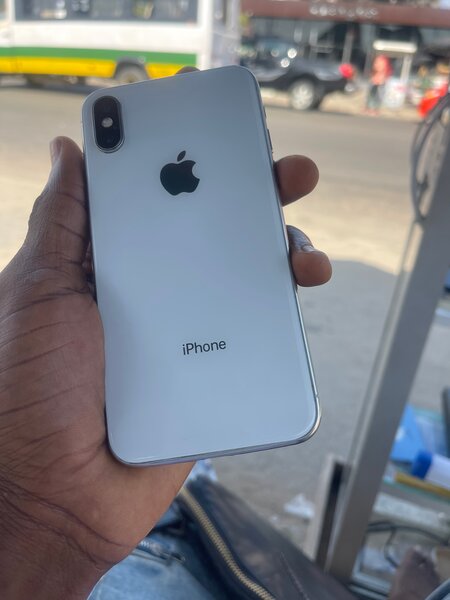 iPhone X 256 Go Argent