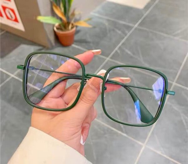 Lunettes carrées tendance