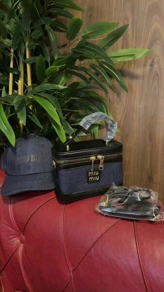 Casquette et Sac Miu Miu