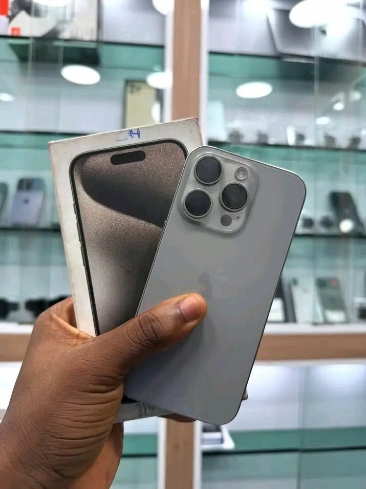 Smartphone moderne 128GB argent