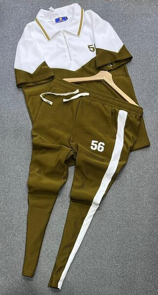 Ensemble sport vert et blanc