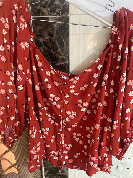 Floral front ruched flair top