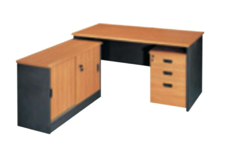 1.6 m office desk