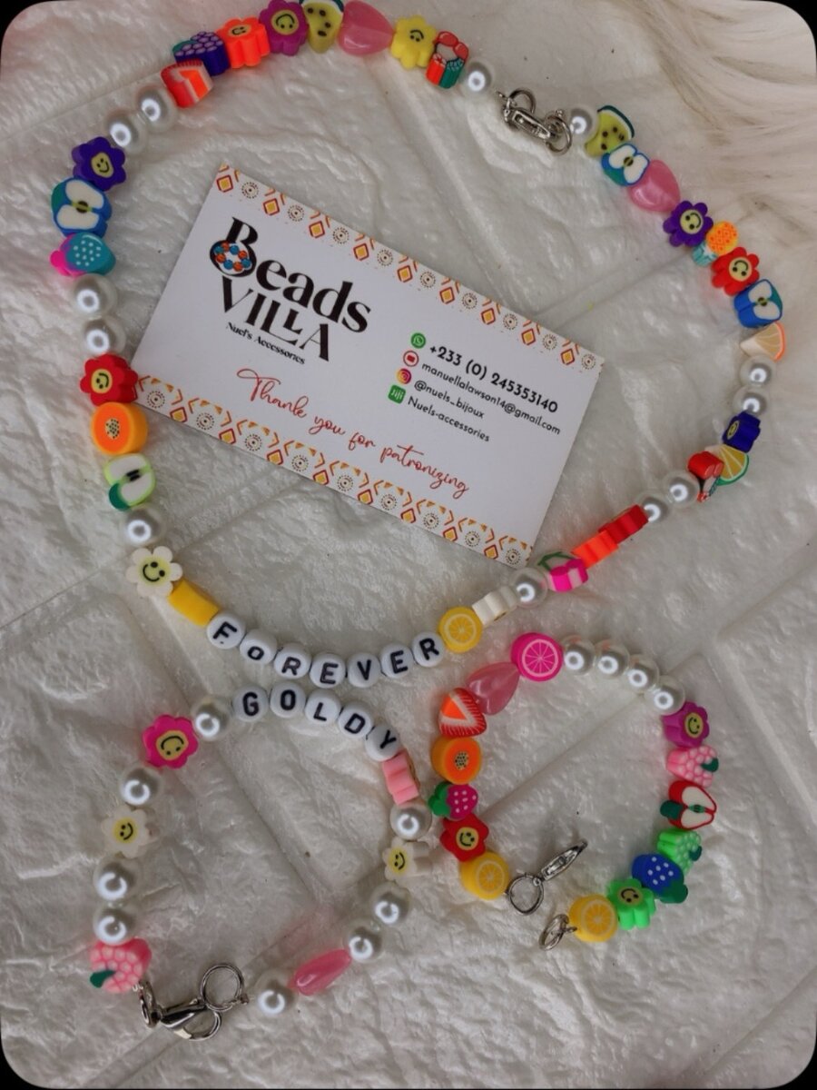 Necklace and bracelet set