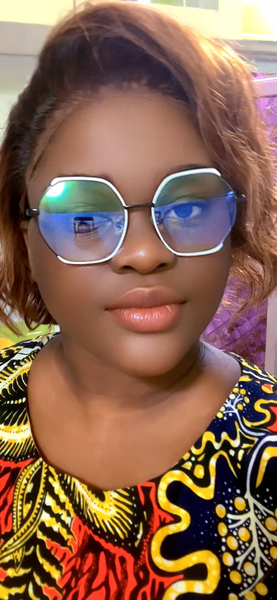 Lunettes de soleil tendance géométriques