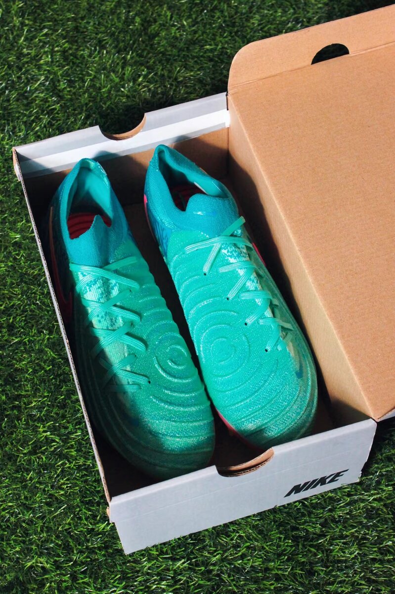 Nike Phantom GX 2 Elite LV8 FG Low-Top Football Boot O