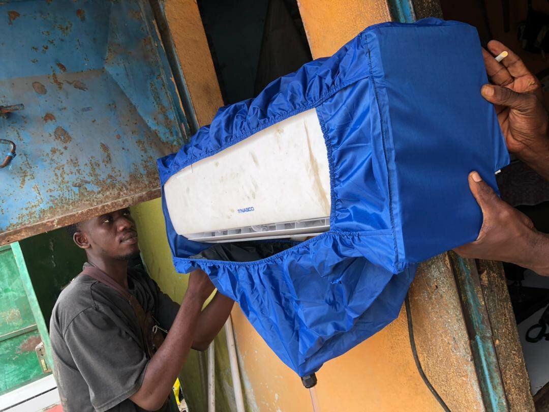 Bâche pour les entretiens de climatiseur