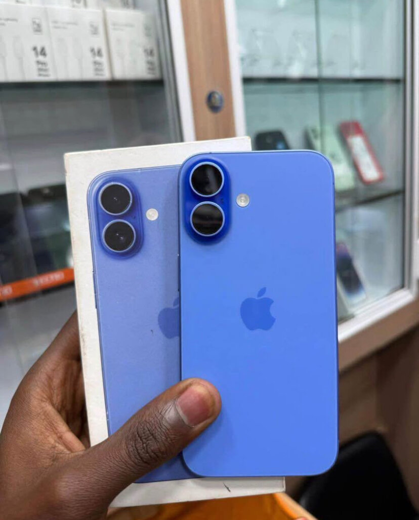 iPhone 14 - Bleu et Rose