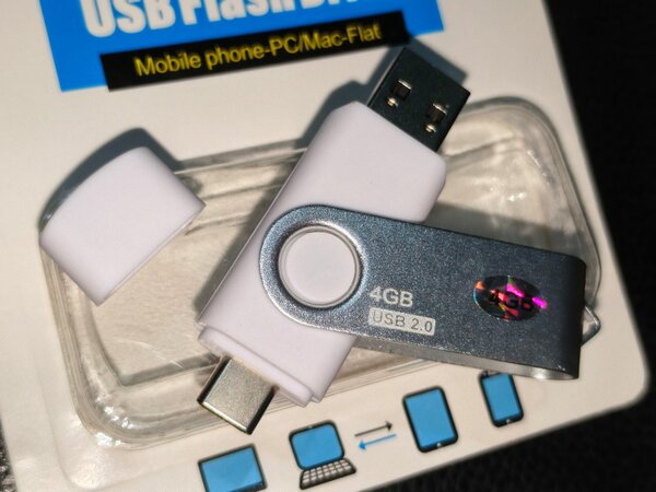 4 GB - Clé USB 3.0 (2 en 1)