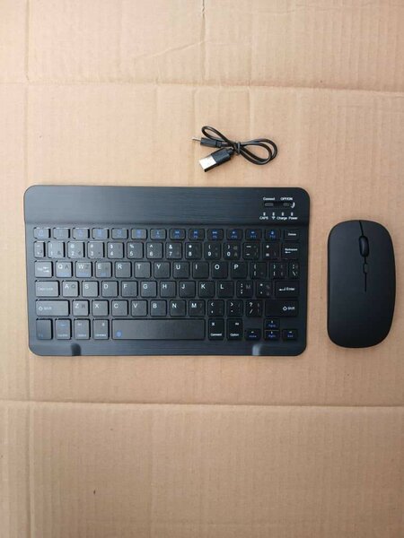 Clavier et souris sans fil compacts