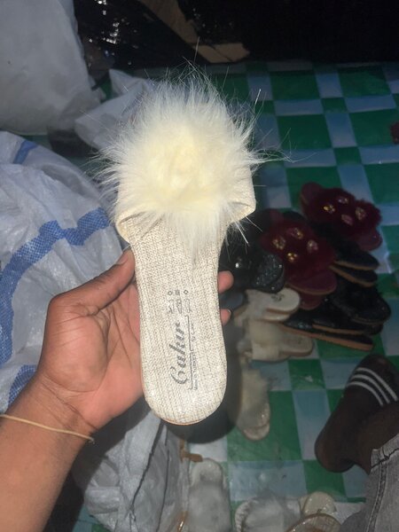 Pantoufles en fourrure élégantes