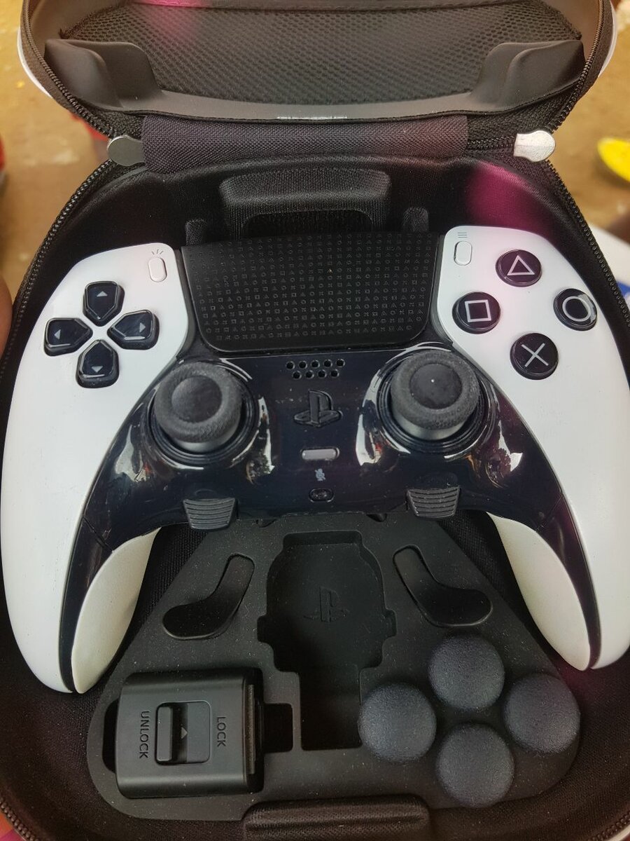 MANETTES EDGE PS5 QUASI NEUF