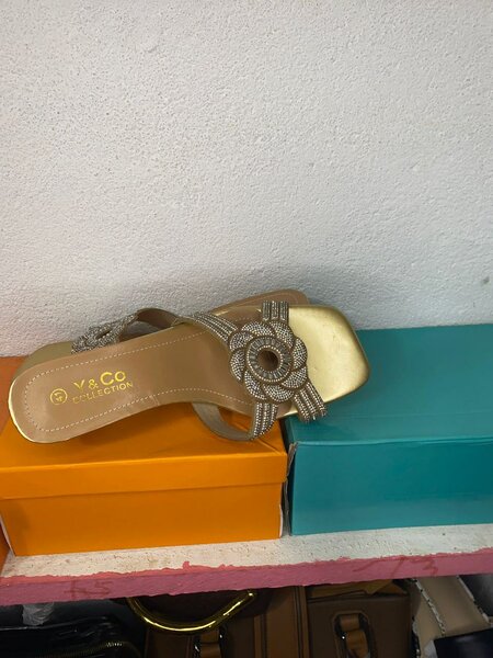 Mules à strass élégantes