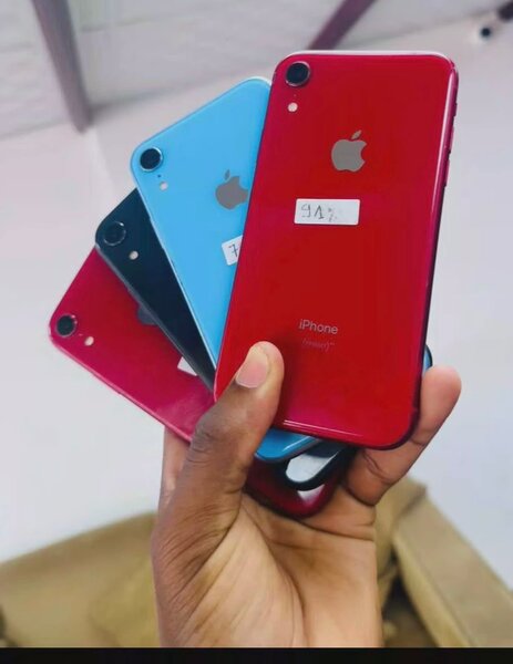 iPhone XR Débloqué 64GB Diverses Couleurs