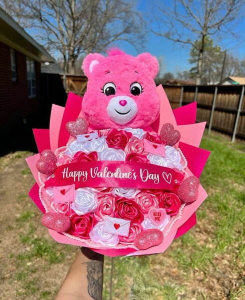 Single ribbon roses