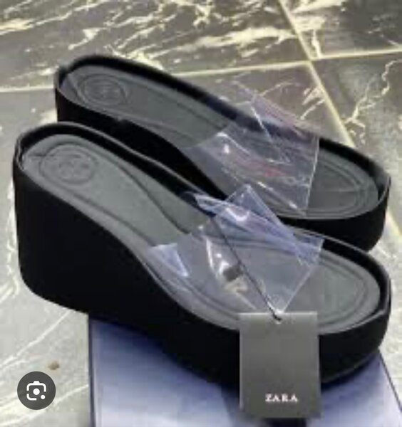 Sandales compensées transparentes