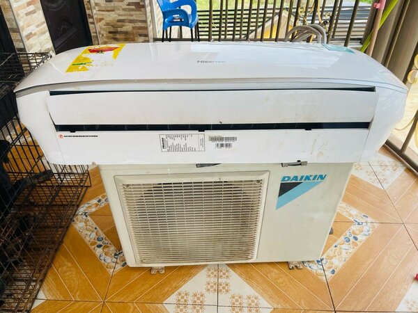 His sense 2.5hp air conditione