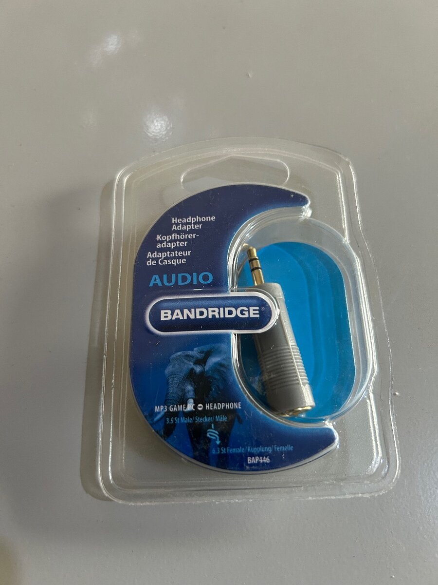 Big/ Small Pin Audio Adopter