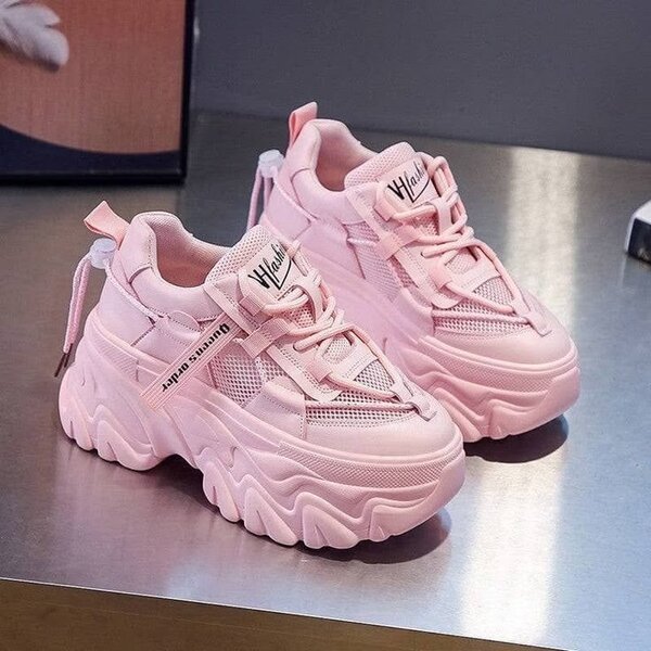 Queens shoe