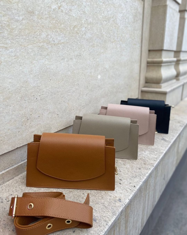 сумки разных цветов