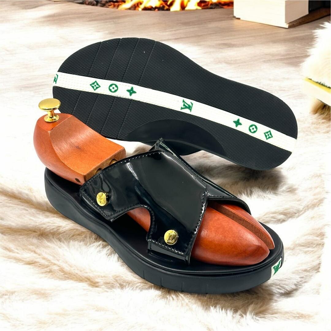 LOUIS VUITTON SLIPPERS