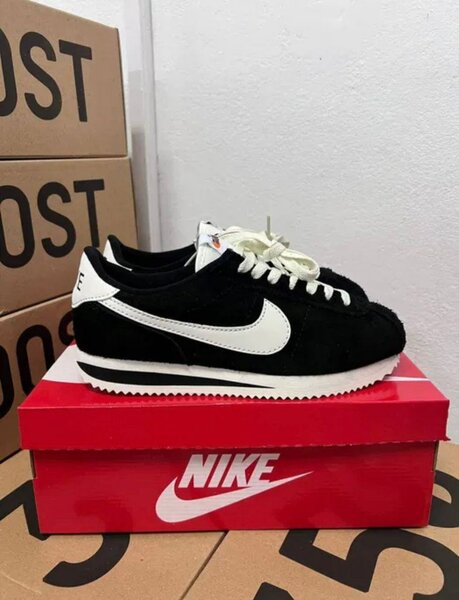 Baskets noires Nike Classiques Homme